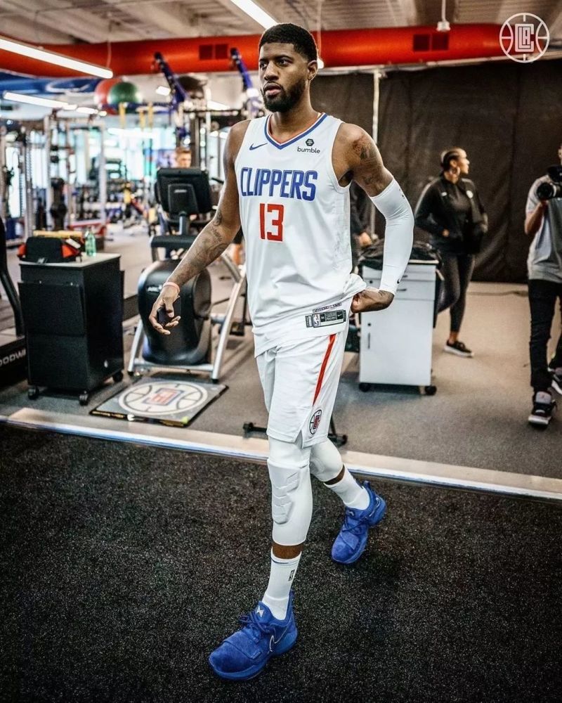 梅西谈布斯克茨和阿尔巴：以夺冠的方式退役非常美好