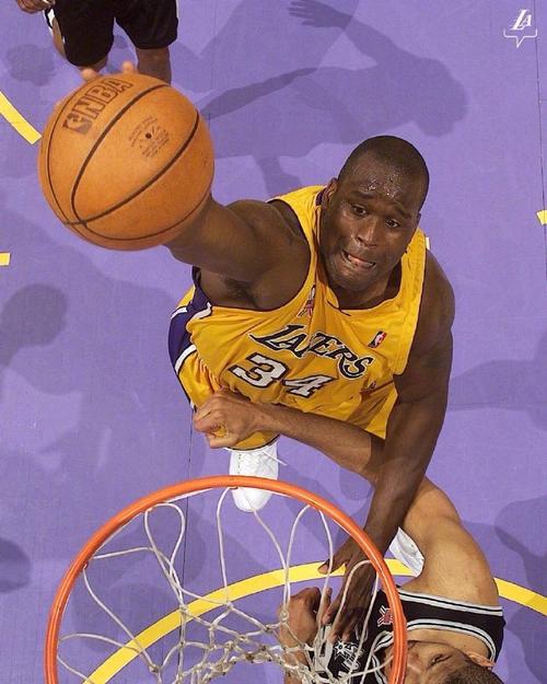 大谷翔平在 2024 年 50-50 纪录达成瞬间，道奇队的官方股价（母公司相关）出现小幅上涨