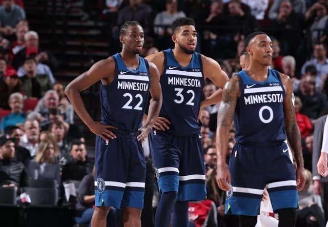 棒球与城市商业解析球场周边地价随球队战绩波动的经济学模型