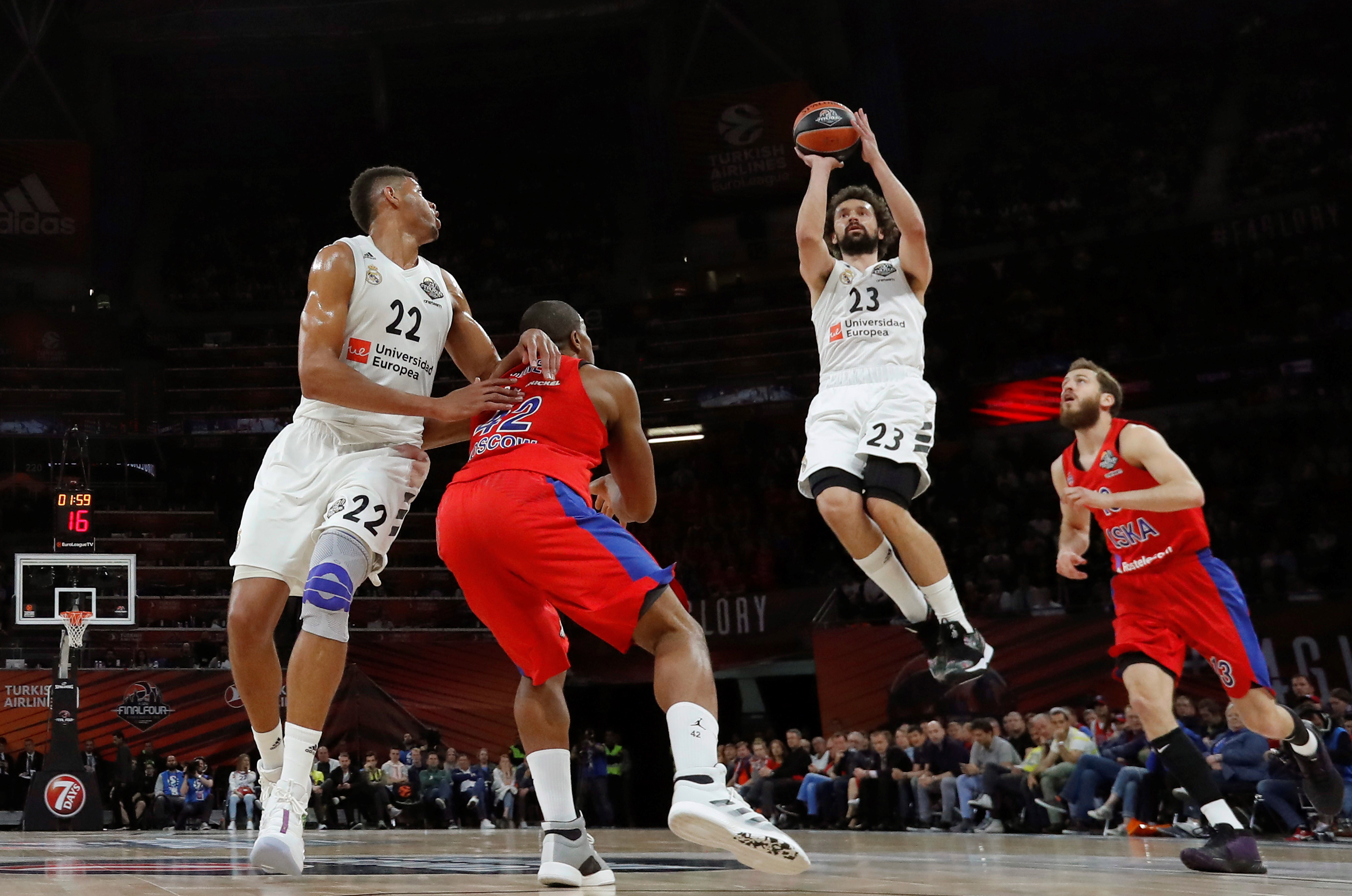 博尔哈：哈兰德是目前足坛最佳中锋；历史最佳中锋是德罗巴