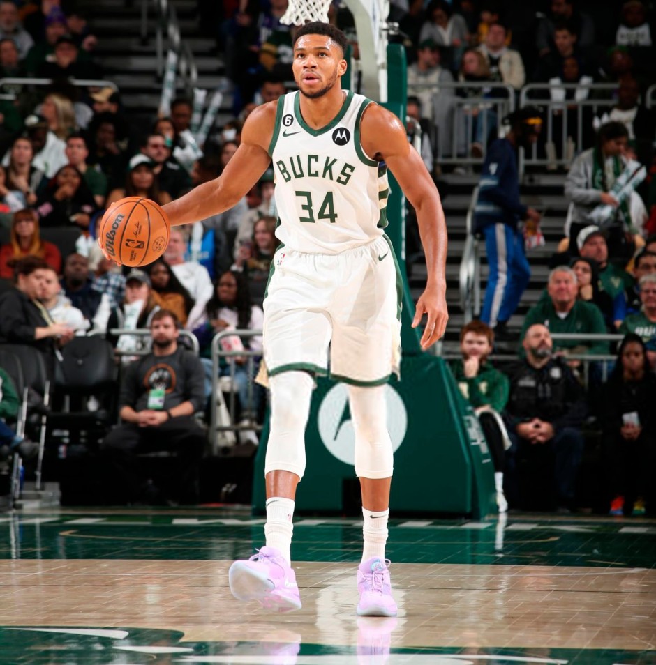 手感颇佳！乔治半场8中6轻取14分2抢断