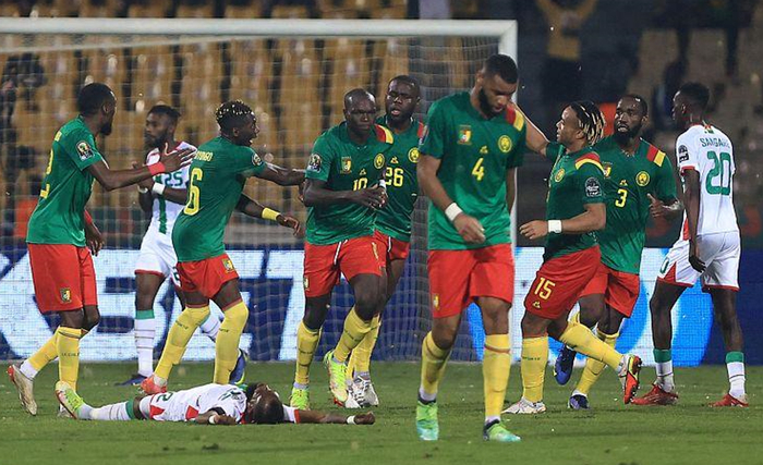 约基奇受伤，马刺劫富济贫，黑马4连胜，西部更乱了，勇士最稳定