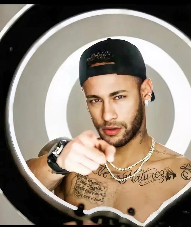 尤文官方：鲁加尼右腿比目鱼肌轻度损伤；据悉至少缺阵20天