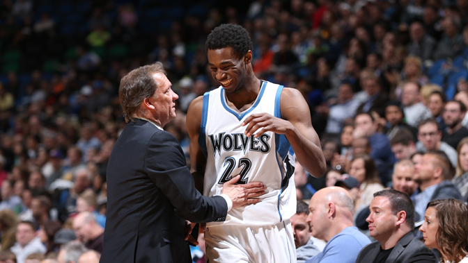 再见芬尼-史密斯！火箭与鹈鹕酝酿2换1交易，琼斯或将助力杜兰特新赛季